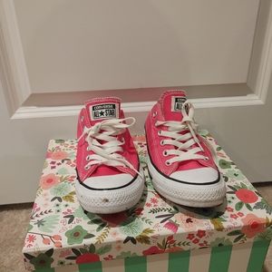 Ladies converse